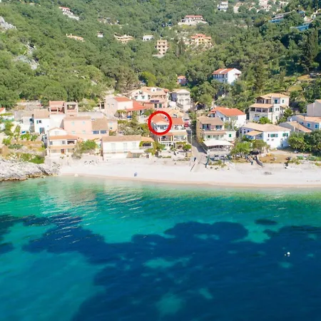 Apartment Georgia Katavolos